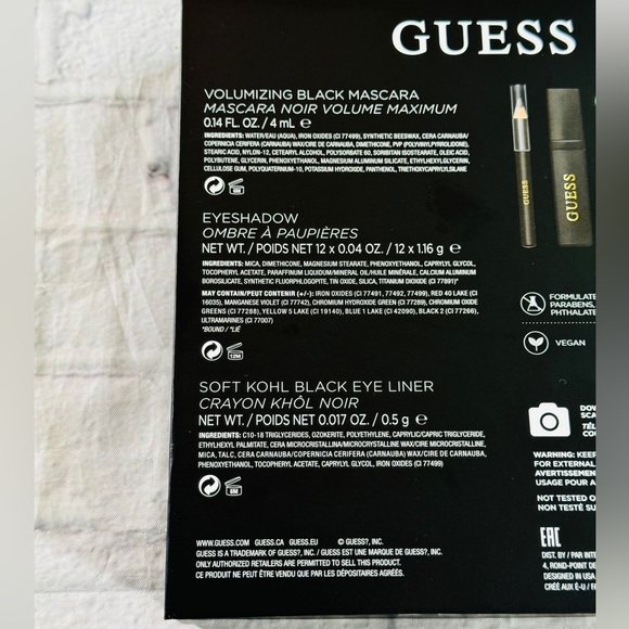 Guess Eye Smokey Look Book NWT - Picture 8 of 10